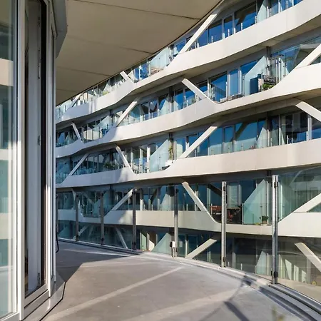 Lys 3 Vaerelses Med 26 M2 Sydvendt Altan Aarhus